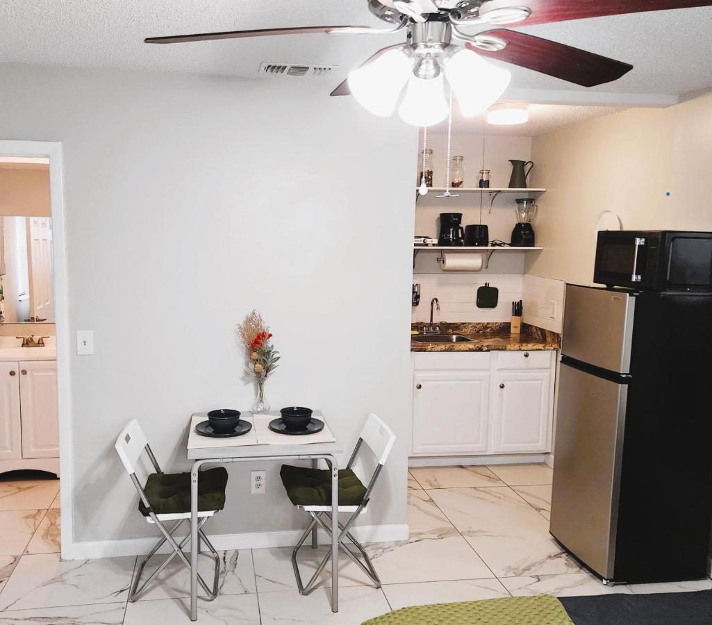 Adorable Mini Suite In Tampa Esterno foto