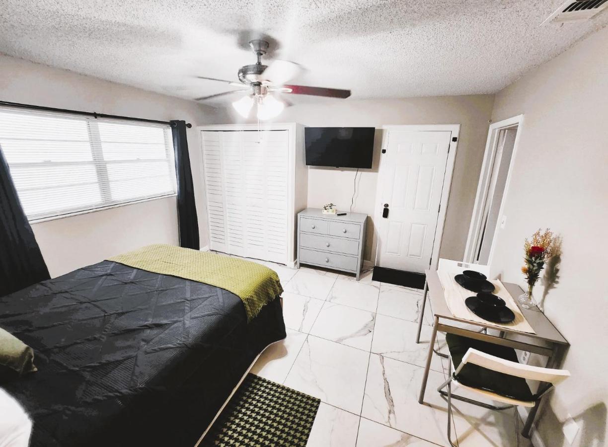 Adorable Mini Suite In Tampa Esterno foto